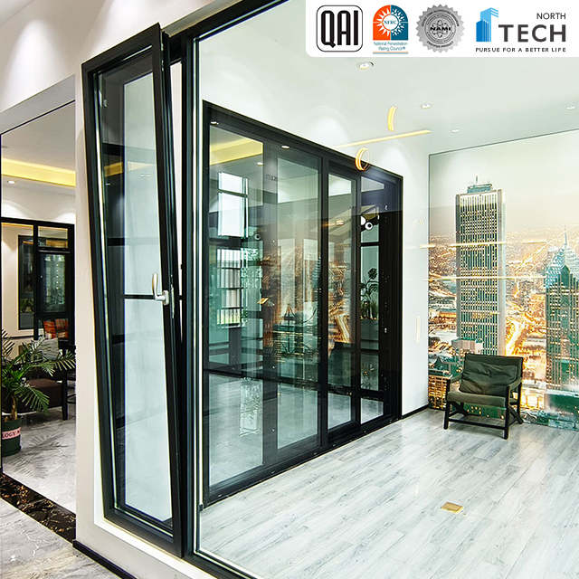 Minimalistische aluminium deuren met smal frame