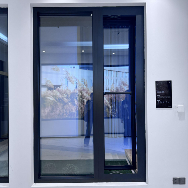 टेम्पर्ड ग्लास के साथ कस्टम एल्यूमिनियम आउटवर्ड-ओपनिंग केसमेंट विंडो